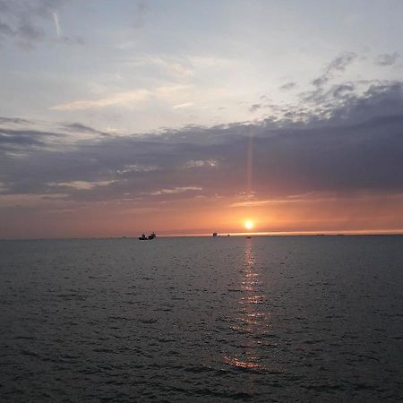 فندق Lesembruns لو هافر المظهر الخارجي الصورة
